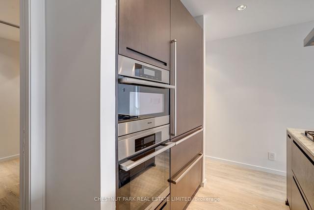 2903 - 180 University Ave, Condo with 1 bedrooms, 2 bathrooms and 1 parking in Toronto ON | Image 36