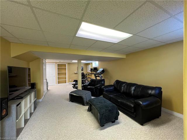 562 Roosevelt Drive, House detached with 3 bedrooms, 2 bathrooms and 6 parking in Kingston ON | Image 24