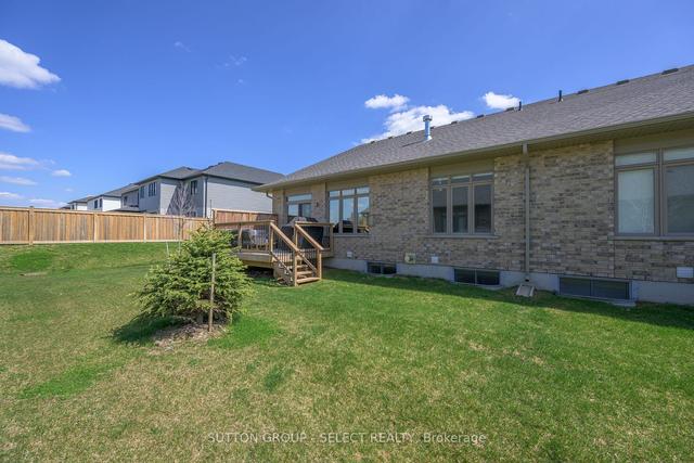 2622 Buroak Dr, Townhouse with 2 bedrooms, 3 bathrooms and 4 parking in London ON | Image 27