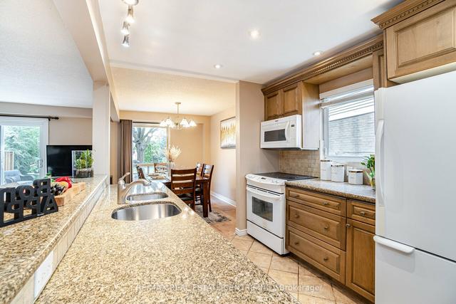 9 Jameson Cres, House detached with 4 bedrooms, 2 bathrooms and 5 parking in Brampton ON | Image 35