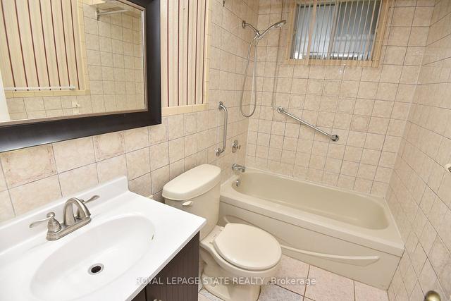 164 East 25th St, House detached with 2 bedrooms, 2 bathrooms and 3 parking in Hamilton ON | Image 13