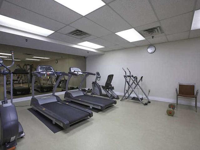 210 - 260 Scarlett Rd, Condo with 3 bedrooms, 2 bathrooms and 1 parking in Toronto ON | Image 25