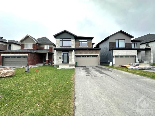 9 Angel Heights, House detached with 4 bedrooms, 3 bathrooms and 4 parking in Ottawa ON | Image 4
