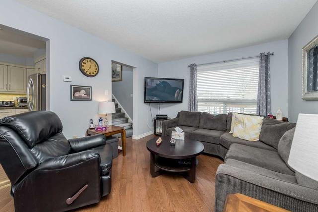 184 Kozlov St, House detached with 3 bedrooms, 2 bathrooms and 3 parking in Barrie ON | Image 6