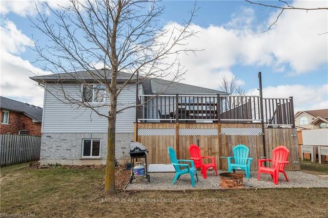 549 Harris Circ, House detached with 2 bedrooms, 2 bathrooms and 6 parking in Strathroy Caradoc ON | Image 32