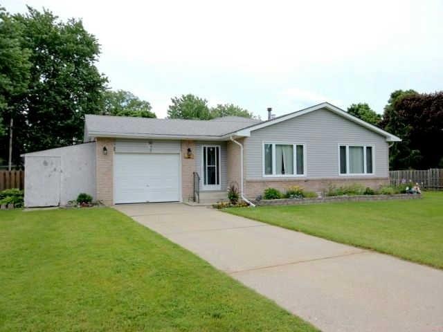 16 Todd Pl, House detached with 3 bedrooms, 2 bathrooms and 3 parking in West Elgin ON | Image 1