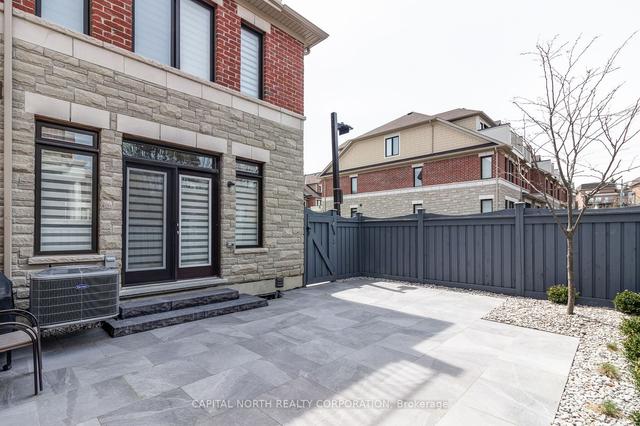 40 Hiawatha Crt, House attached with 3 bedrooms, 4 bathrooms and 2 parking in Vaughan ON | Image 27