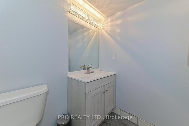 511 - 4 Lisa St, Condo with 3 bedrooms, 2 bathrooms and 1 parking in Brampton ON | Image 11