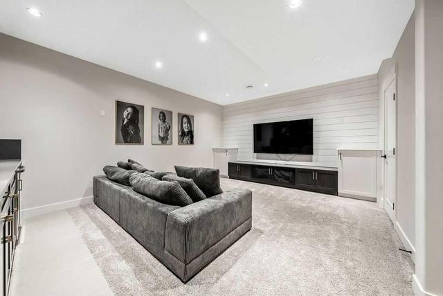 2502 16 Street Nw, Home with 4 bedrooms, 3 bathrooms and 2 parking in Calgary AB | Image 16