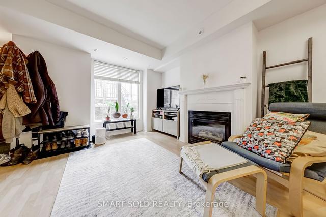 679 - 3 Everson Dr, Townhouse with 2 bedrooms, 1 bathrooms and 1 parking in Toronto ON | Image 33