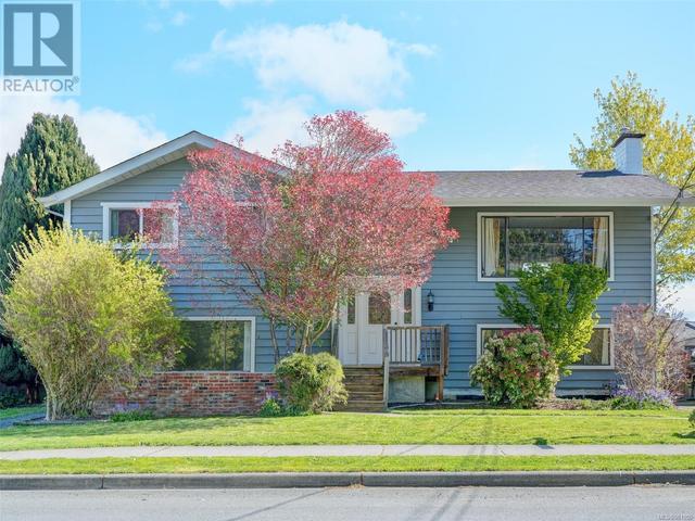 2359 Church Rd, House detached with 5 bedrooms, 3 bathrooms and 3 parking in Sooke BC | Image 1