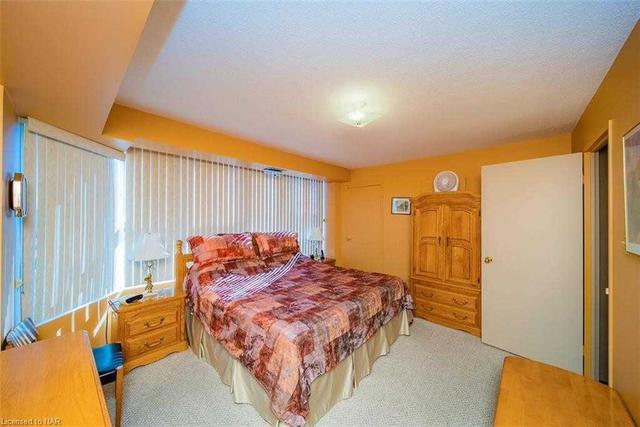1105 - 7 Gale Cres, Condo with 2 bedrooms, 2 bathrooms and 2 parking in St. Catharines ON | Image 2