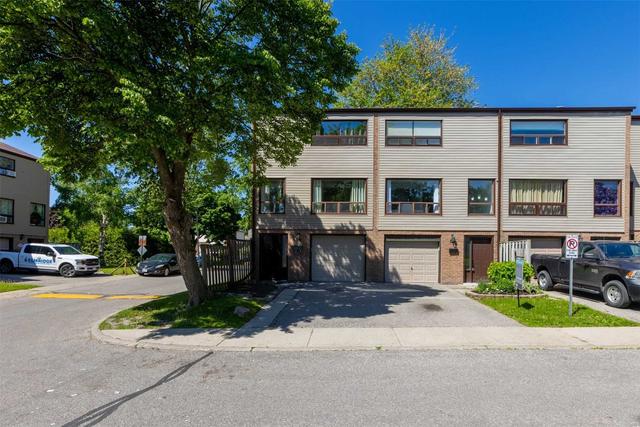 80 Parklane Circ, Townhouse with 3 bedrooms, 1 bathrooms and 2 parking in Clarington ON | Image 12