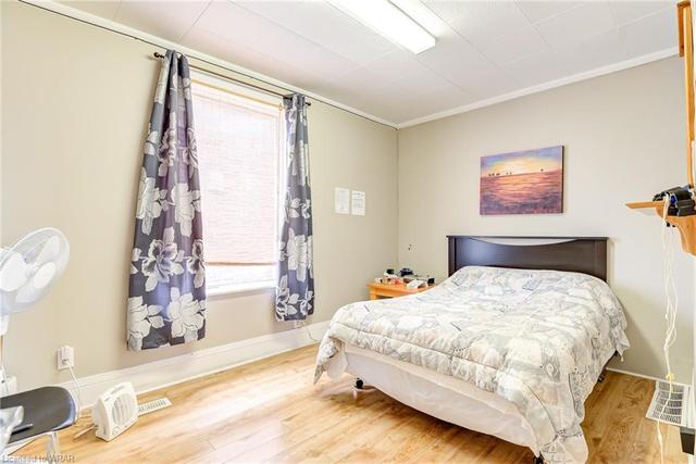 1405 King Street E, House detached with 2 bedrooms, 1 bathrooms and 10 parking in Cambridge ON | Image 6