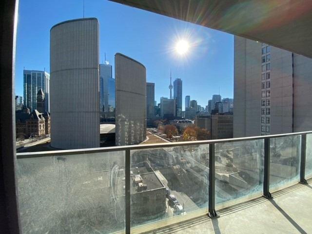 1510 - 111 Elizabeth St, Condo with 1 bedrooms, 2 bathrooms and 1 parking in Toronto ON | Image 6