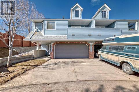 90 Valley Ridge Heights Nw, House attached with 2 bedrooms, 3 bathrooms and 4 parking in Calgary AB | Card Image