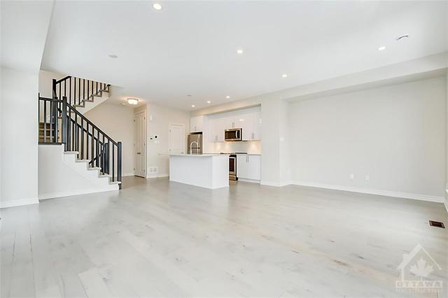 224 Hawkmere Way, Townhouse with 2 bedrooms, 3 bathrooms and 2 parking in Ottawa ON | Image 7