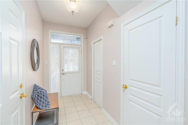 30 Gray Crescent, Townhouse with 3 bedrooms, 3 bathrooms and 3 parking in Ottawa ON | Image 3