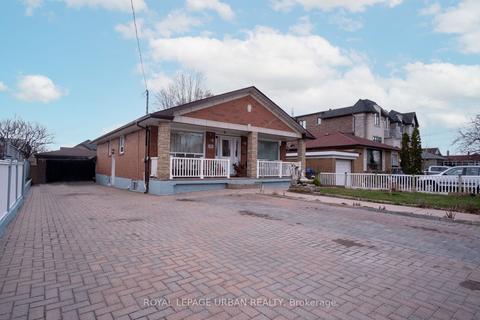 99 Falstaff Ave, Toronto, ON, M6L2E2 | Card Image