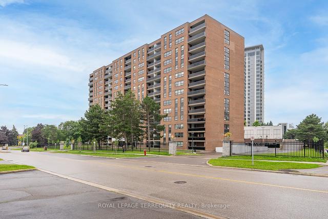 1105 - 4 Lisa St, Condo with 3 bedrooms, 2 bathrooms and 1 parking in Brampton ON | Image 1