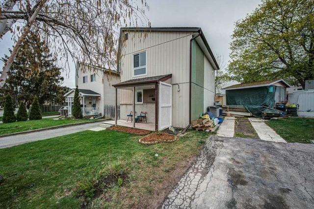 15 Grand Rapids Sq, House detached with 3 bedrooms, 2 bathrooms and 2 parking in Brampton ON | Image 23