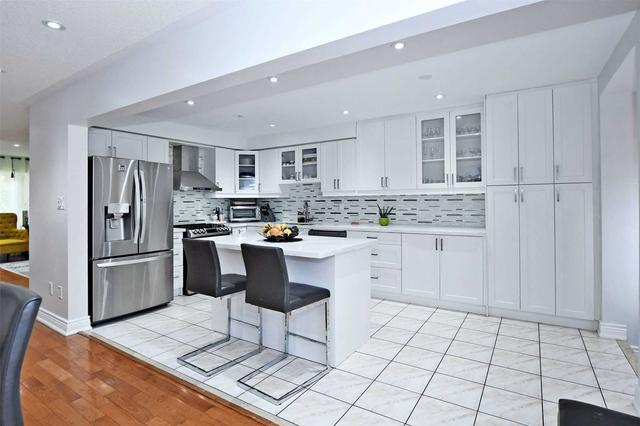 210 Williamson Dr W, House attached with 3 bedrooms, 4 bathrooms and 3 parking in Ajax ON | Image 6