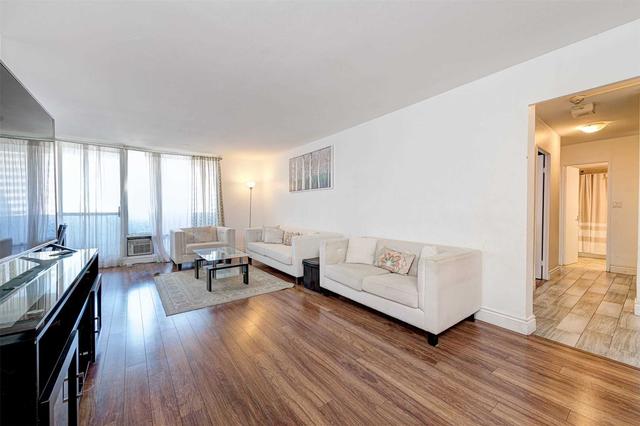 1911 - 5 Massey Sq, Condo with 2 bedrooms, 1 bathrooms and 0 parking in Toronto ON | Image 9