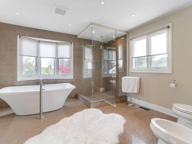 29 Galloway Dr, House detached with 4 bedrooms, 4 bathrooms and 12 parking in Vaughan ON | Image 10