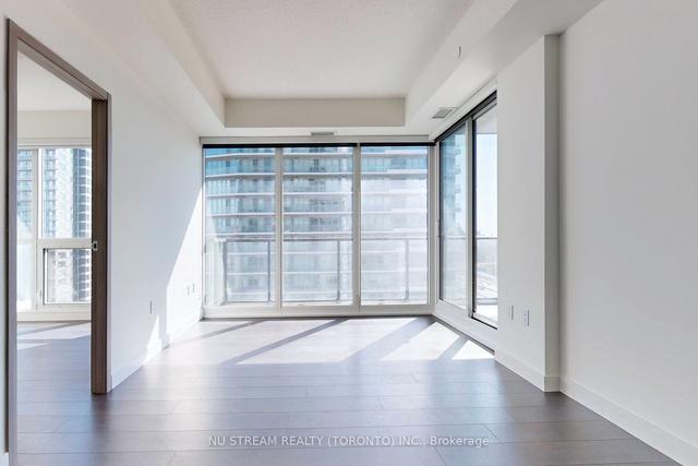 1702 - 95 Mcmahon Dr, Condo with 2 bedrooms, 2 bathrooms and 1 parking in Toronto ON | Image 34