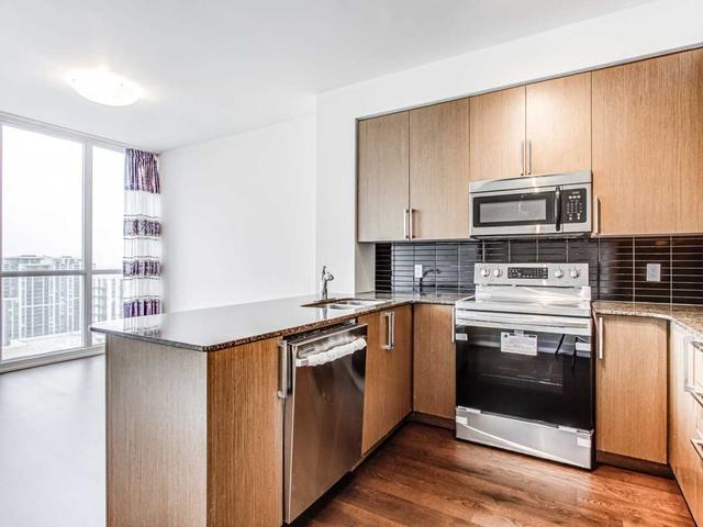 3005 - 23 Sheppard Ave E, Condo with 3 bedrooms, 2 bathrooms and 1 parking in Toronto ON | Image 6