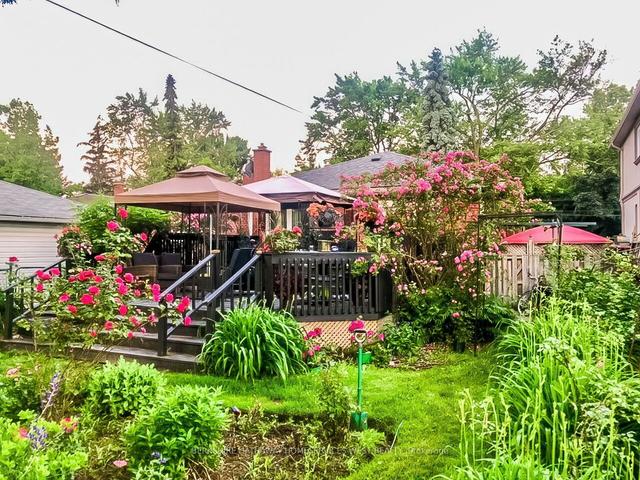 181 Shaver Ave N, House detached with 3 bedrooms, 2 bathrooms and 4 parking in Toronto ON | Image 28