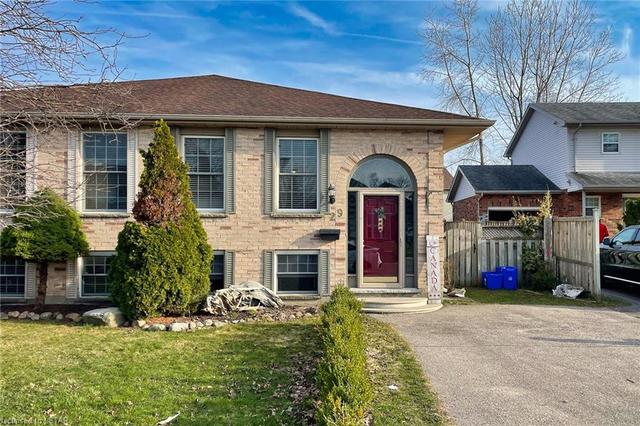29 Julia Court, House semidetached with 4 bedrooms, 2 bathrooms and null parking in London ON | Image 1