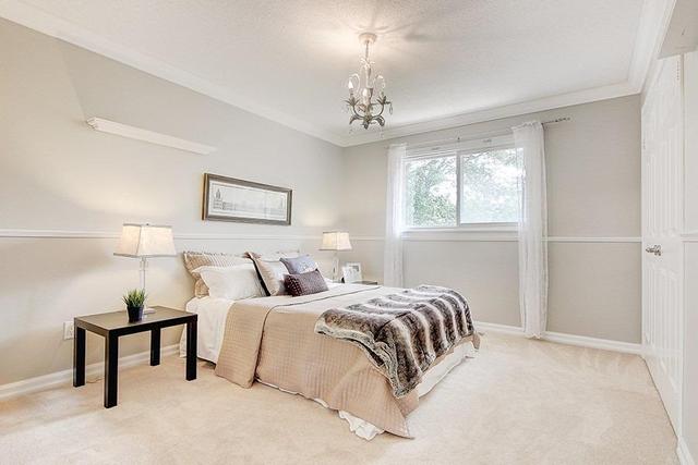29 Rae Cres, House detached with 4 bedrooms, 5 bathrooms and 6 parking in Markham ON | Image 16
