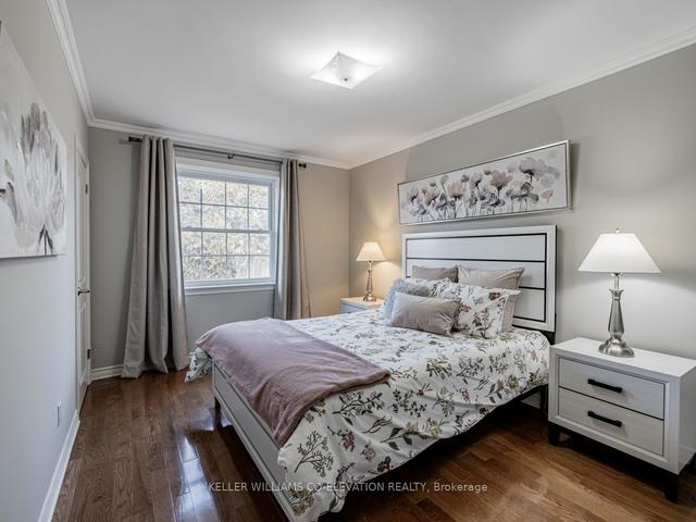 18 Barwell Cres, House detached with 3 bedrooms, 2 bathrooms and 5 parking in Toronto ON | Image 3