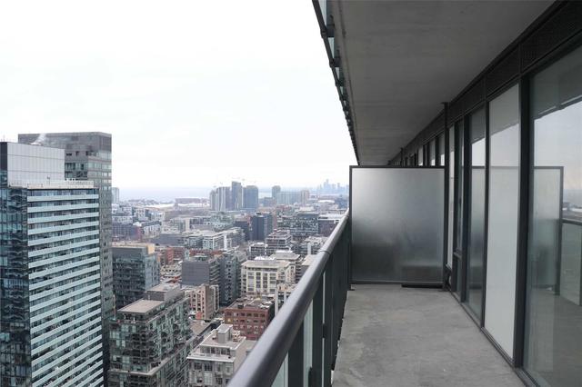 3306 - 101 Peter St, Condo with 2 bedrooms, 1 bathrooms and 0 parking in Toronto ON | Image 22