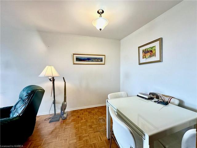 611 - 66 Greenview Drive, House attached with 2 bedrooms, 1 bathrooms and 1 parking in Kingston ON | Image 3