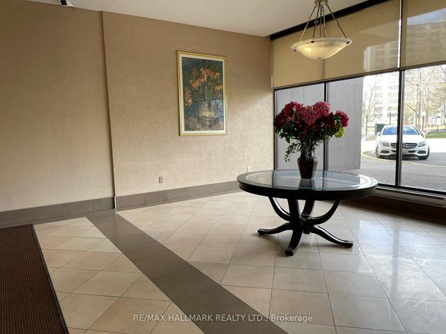1806 - 1455 Lawrence Ave W, Condo with 3 bedrooms, 2 bathrooms and 1 parking in Toronto ON | Image 11