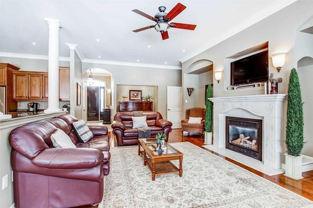 28 Lynden Ave, House detached with 4 bedrooms, 3 bathrooms and 8 parking in Hamilton ON | Image 8