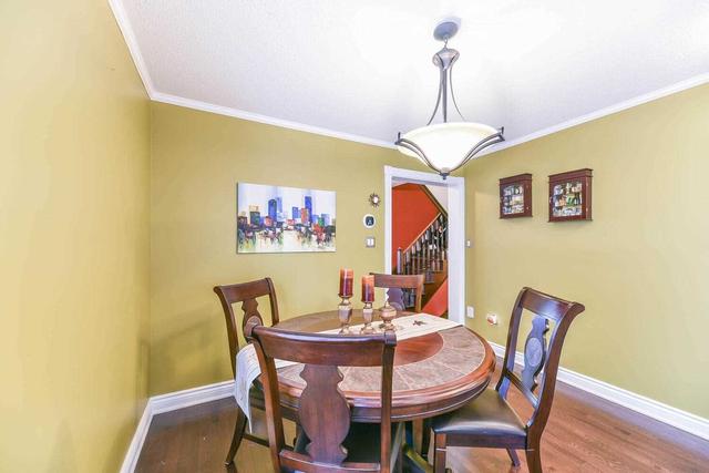 3 Peachill Crt, House semidetached with 4 bedrooms, 3 bathrooms and 3 parking in Brampton ON | Image 2