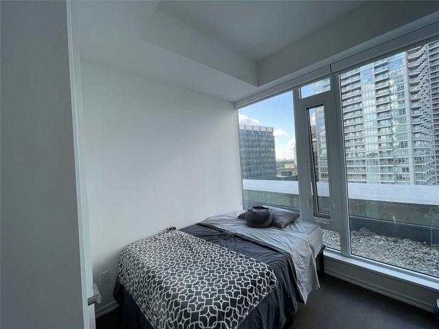 1807 - 5 Soudan Ave, Condo with 2 bedrooms, 2 bathrooms and 0 parking in Toronto ON | Image 4