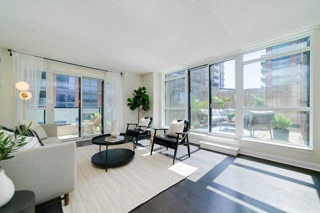302 - 525 Wilson Ave, Condo with 2 bedrooms, 2 bathrooms and 1 parking in Toronto ON | Image 6
