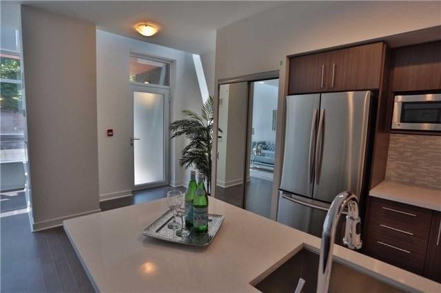 th03 - 58 Orchard View Blvd, Townhouse with 2 bedrooms, 3 bathrooms and 1 parking in Toronto ON | Image 4