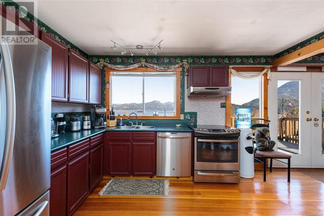 111 Seaview St, House detached with 3 bedrooms, 3 bathrooms and 4 parking in Sayward BC | Image 10