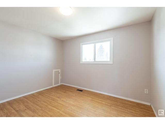10715 53 Av Nw, House detached with 6 bedrooms, 2 bathrooms and 6 parking in Edmonton AB | Image 5