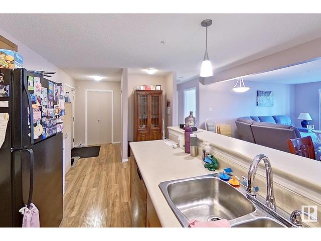 128 - 1180 Hyndman Rd Nw, Condo with 2 bedrooms, 2 bathrooms and 2 parking in Edmonton AB | Image 5