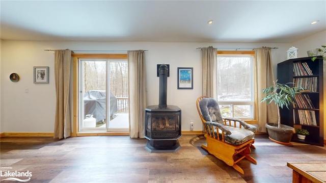 1008 Matabanick Road, House detached with 3 bedrooms, 2 bathrooms and 15 parking in Algonquin Highlands ON | Image 3