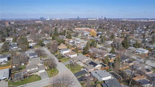 28 Parkview Pl, House detached with 4 bedrooms, 2 bathrooms and 6 parking in Brampton ON | Image 35