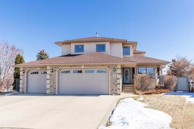 37 Stein Close Se, House detached with 6 bedrooms, 3 bathrooms and 7 parking in Medicine Hat AB | Image 1