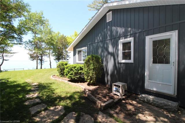 10258 Shoreline Drive, House detached with 4 bedrooms, 2 bathrooms and null parking in Lambton Shores ON | Image 7