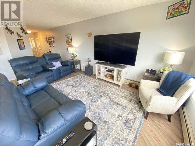 201 - 27 Erichsen Place, Condo with 2 bedrooms, 2 bathrooms and null parking in Yorkton SK | Image 5